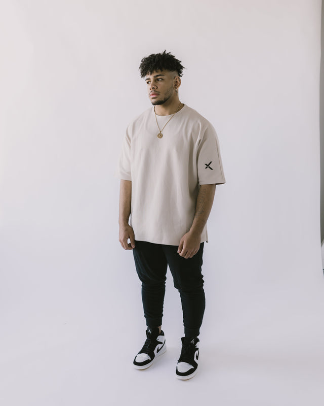 Model is 6'0" 215lbs